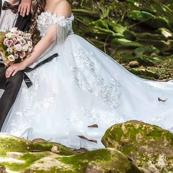 Wedding dress ❤️ - Picture 4 of 4